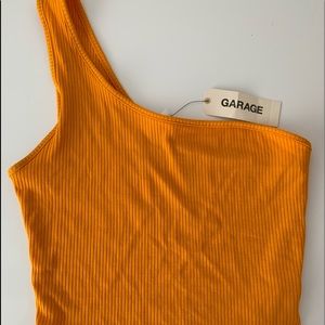 One shoulder crop top